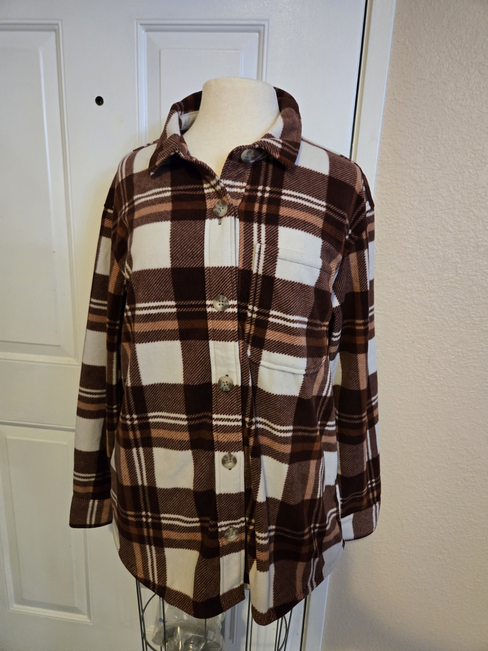 Eddie Bauer Brown and Cream Plaid Microfleece Button Up Shirt Brand New Size L